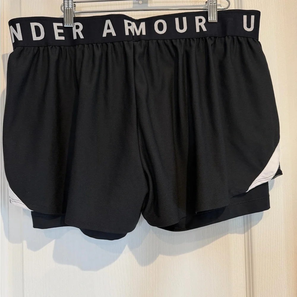 Under Armour 2 in 1 Women's Black Shorts - Picture 4 of 5